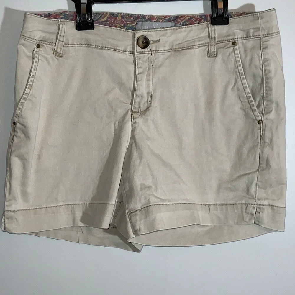 Preloved One 5 One Y2K Khaki Shorts Sz 6 - Picture 1 of 3